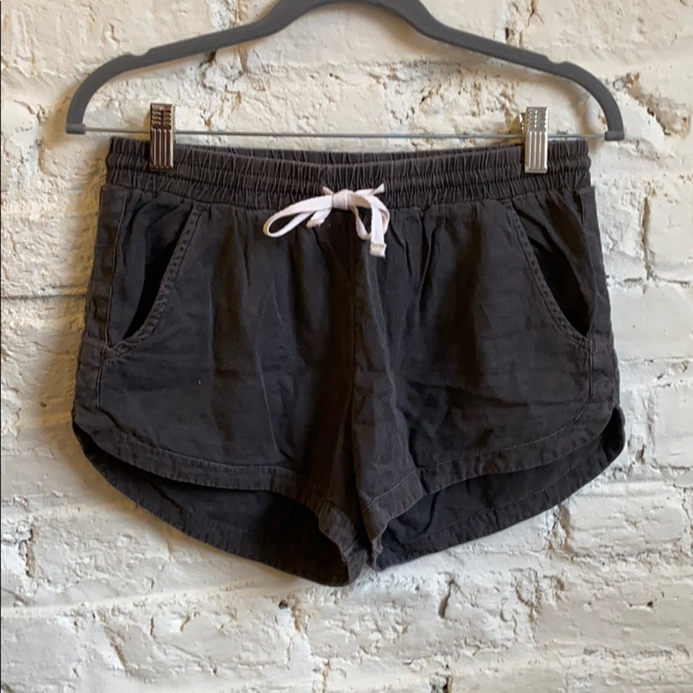 Comfy Billabong shorts.